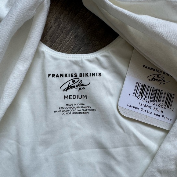 NWT Frankie’s Bikinis x Pamela Anderson One Piece - Picture 5 of 5